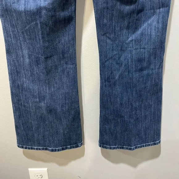 Soft Surroundings Womens Blue Distressed Denim Lean Flare Jeans M 33x29 Mid Ris - Picture 10 of 13